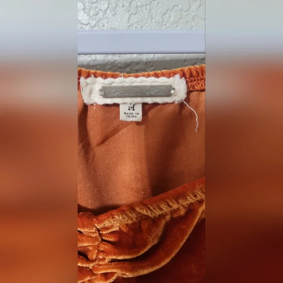 Amber Skies  Velvet Ruched Top Size M EUC - Picture 6 of 10